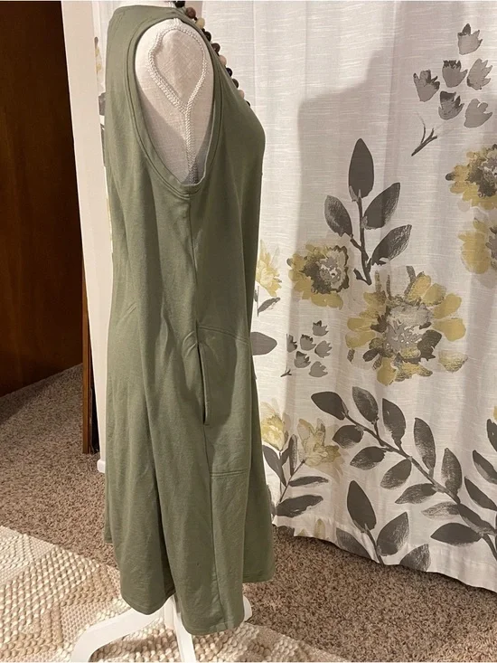 Wool& Sleeveless Olive Midi Dress with A-Line Silhouette Pockets - Picture 4 of 6